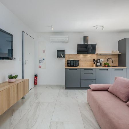Modern Apartments Elle Malinska Vantacici Ngoại thất bức ảnh