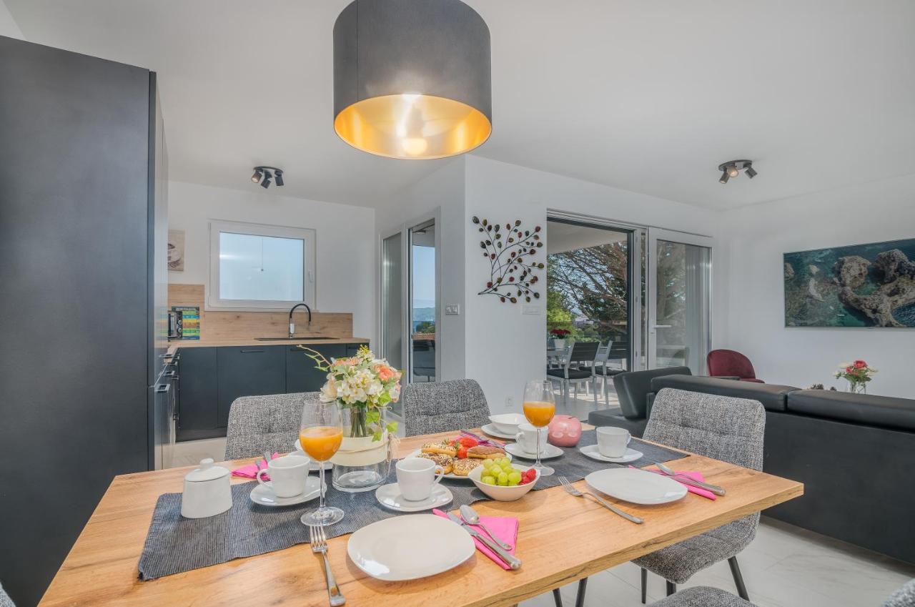 Modern Apartments Elle Malinska Vantacici Ngoại thất bức ảnh