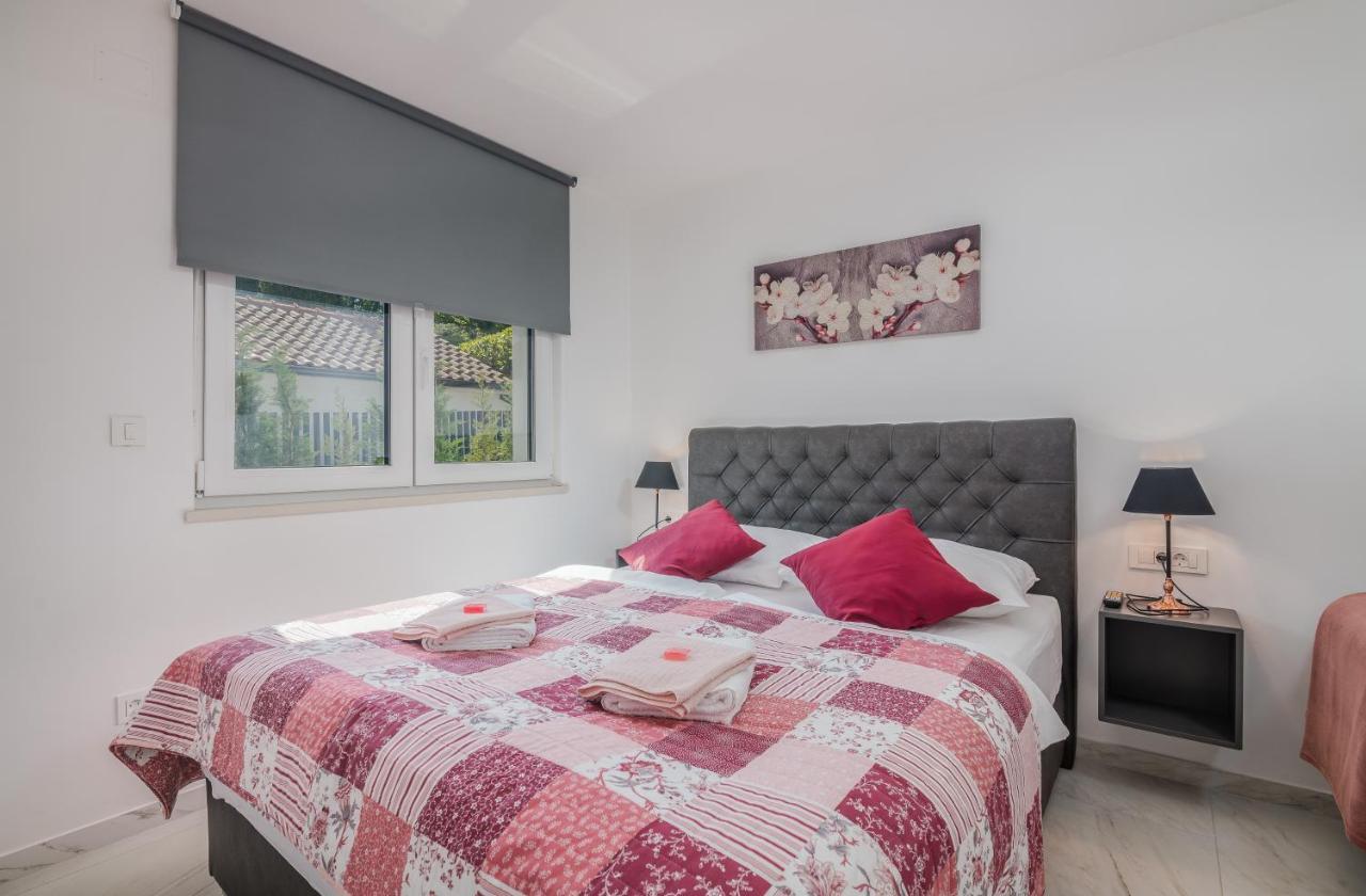 Modern Apartments Elle Malinska Vantacici Ngoại thất bức ảnh