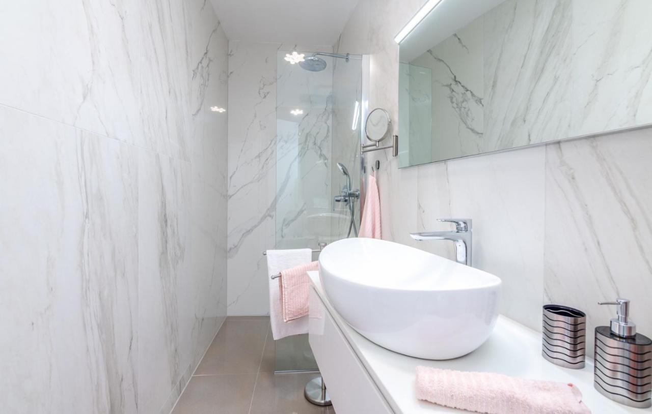 Modern Apartments Elle Malinska Vantacici Ngoại thất bức ảnh