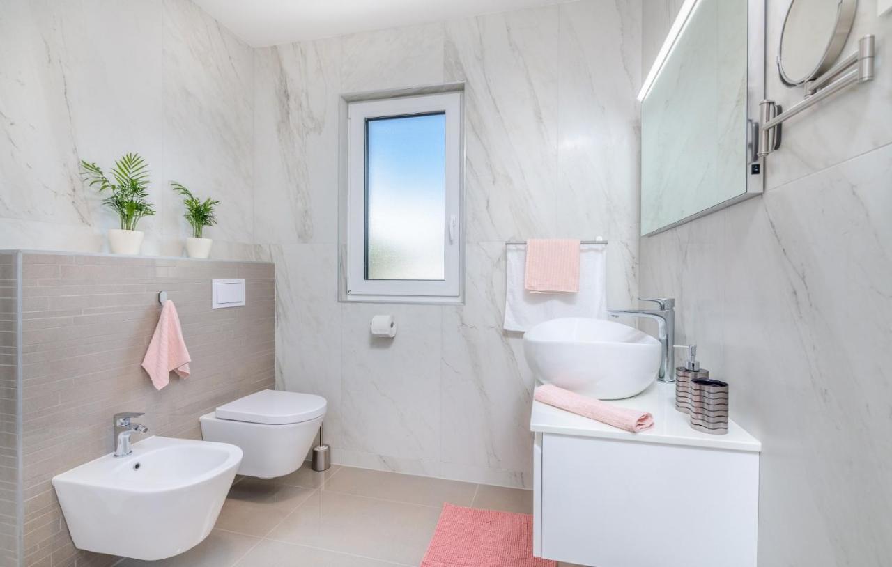 Modern Apartments Elle Malinska Vantacici Ngoại thất bức ảnh